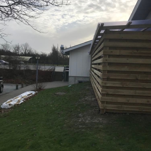 Tømrer til tilbygning mellem to bygninger på Sjælland