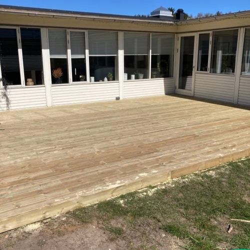 Terrasse i træ af tømrer på Sjælland