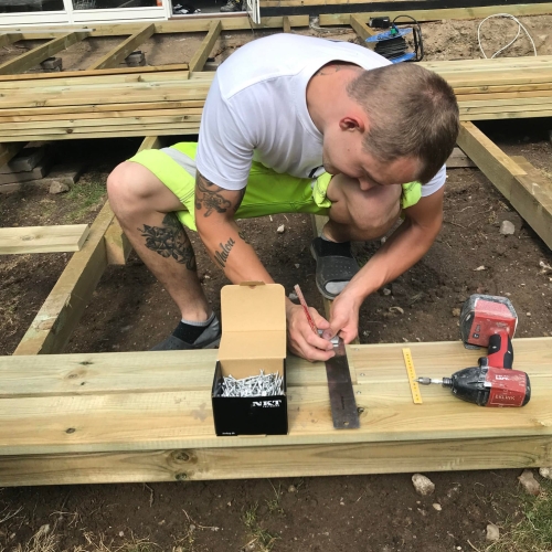 Tømrer til træterrasse i Måløv