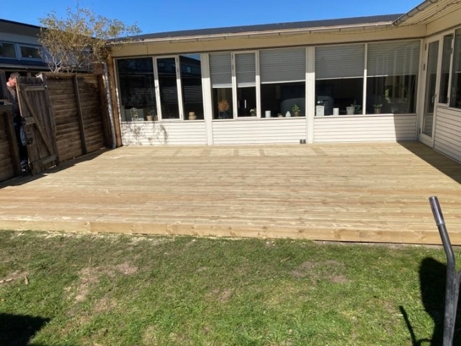 Træterrasse bygget af tømrer i København