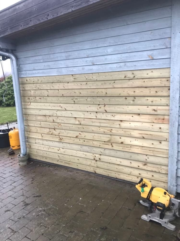 Renovering af facade i træ i Hillerød